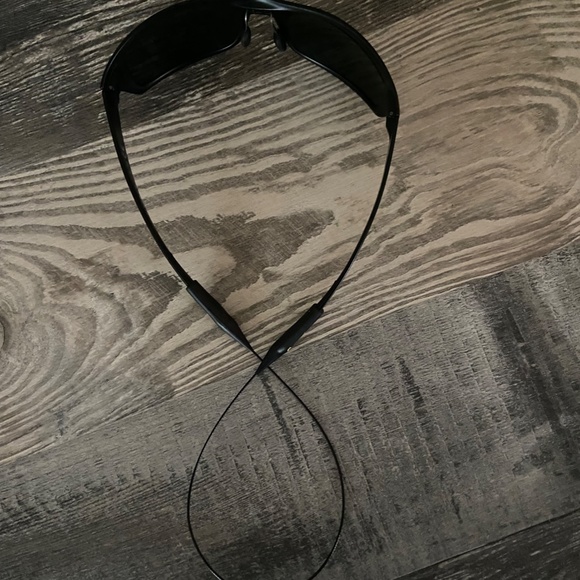 Maui Jim Big Wave Sunglasses. Black. Mens - Picture 4 of 11